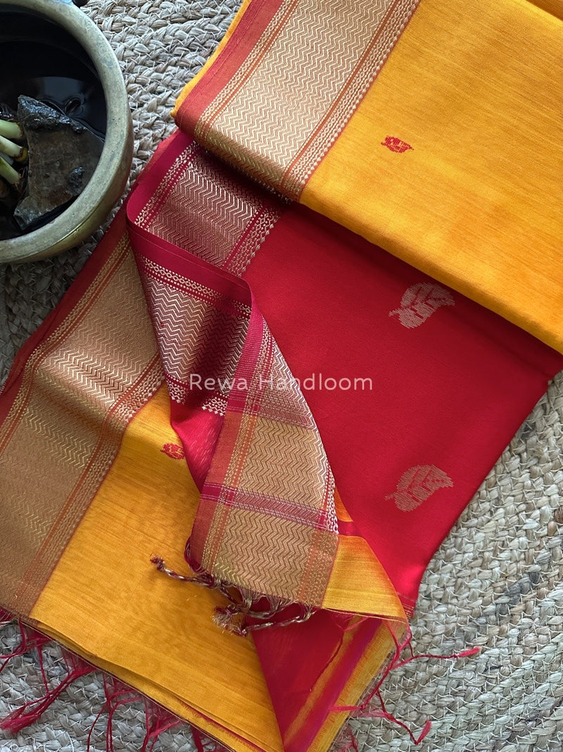  Butta Butti Zari Border Maheshwari Saree