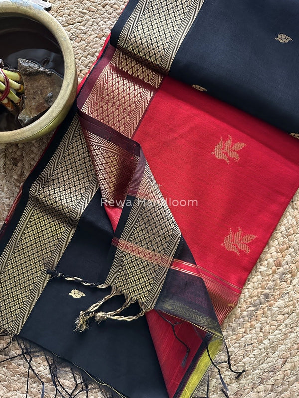  Butta Butti Zari Border Maheshwari Saree