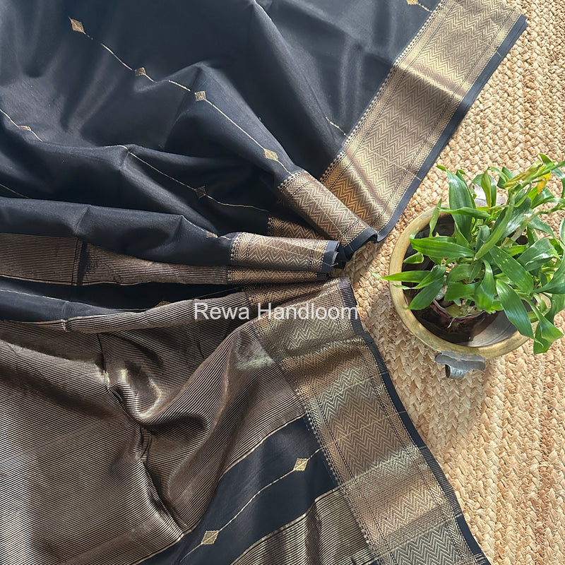 Maheshwari Black Lining Butti Saree ZLBS06