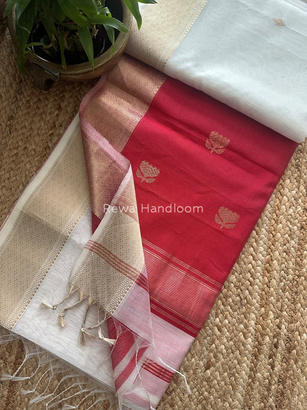 Butta Zari Border Maheshwari Saree