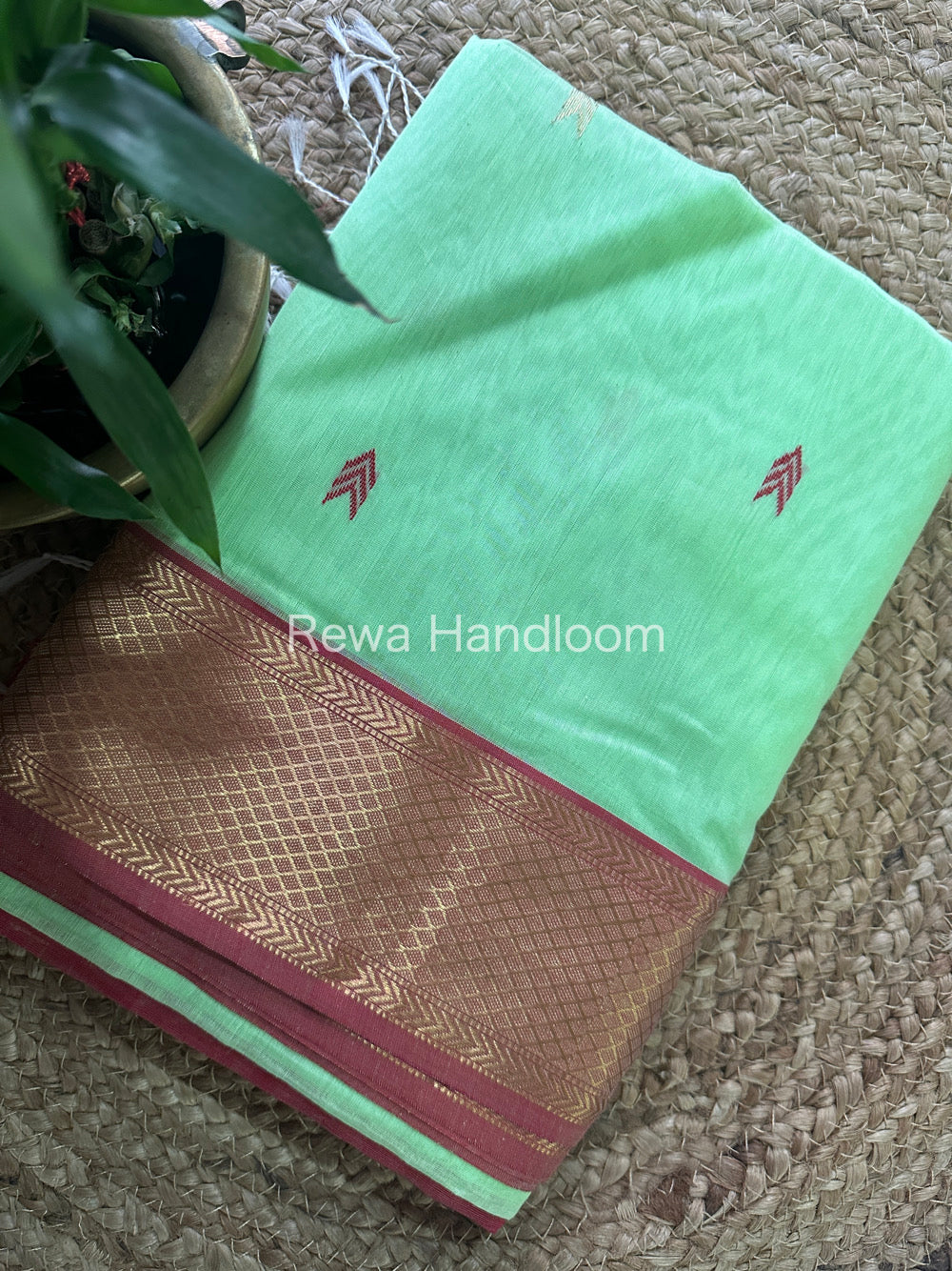 Zari Butti ~ Maheshwari Saree