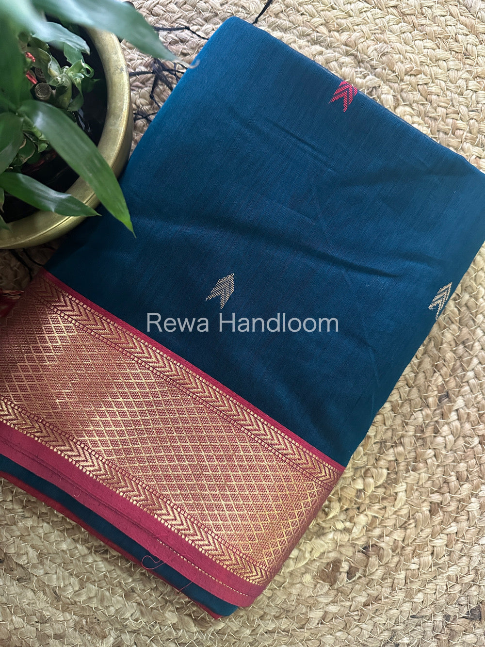  Zari Butti ~ Maheshwari Saree