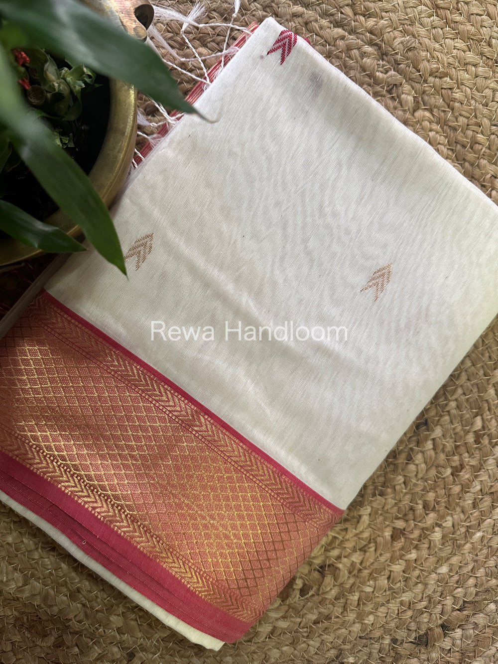  Zari Butti ~ Maheshwari Saree