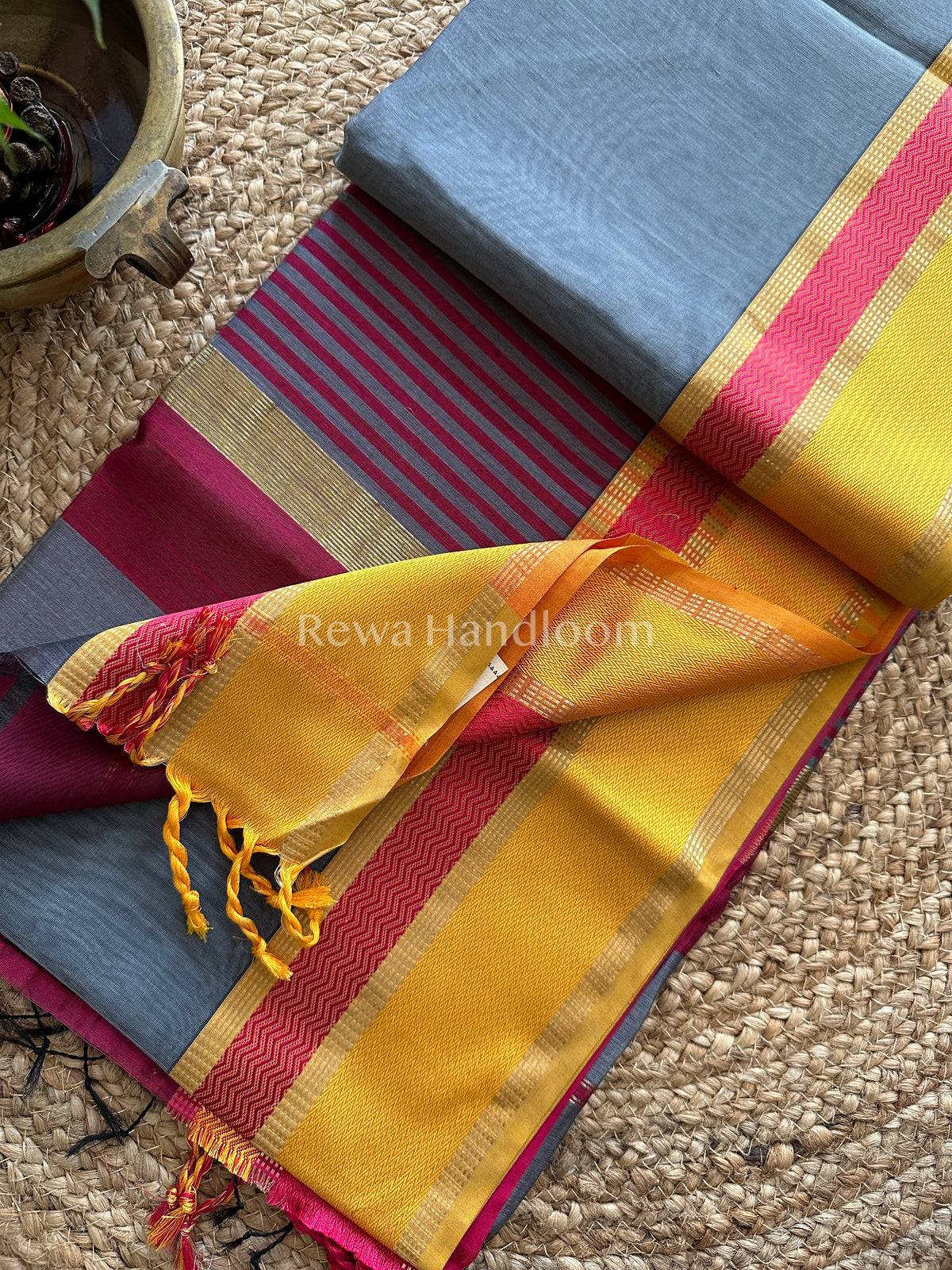 Maheshwari Grey Ganga Jamuna Rewa Border Saree GJD05