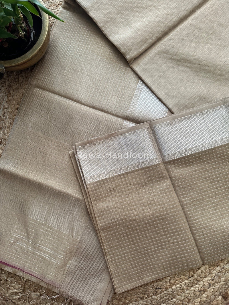 Maheshwari Beige Silver Zari Checks Silk Saree SZ040