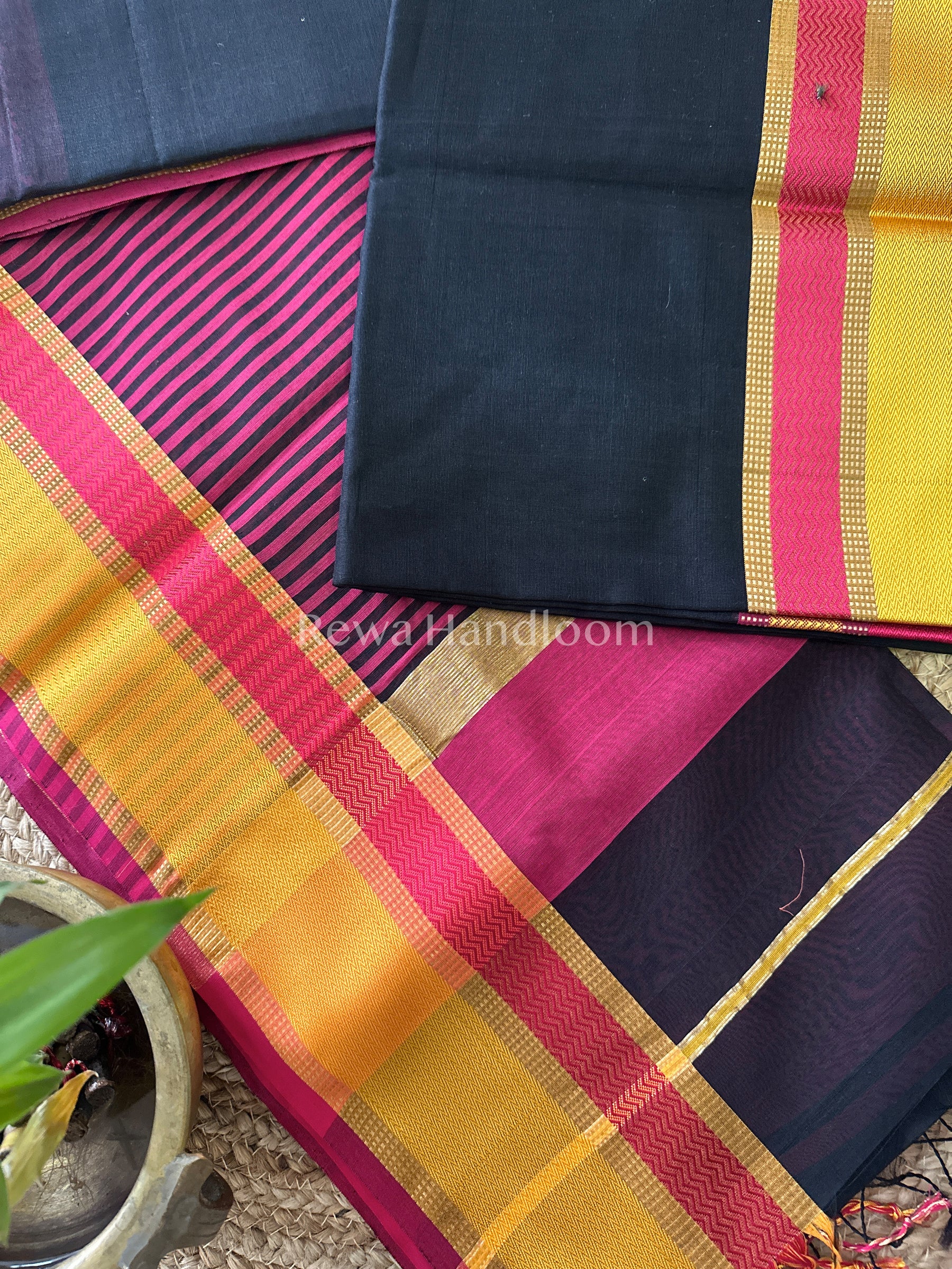 Maheshwari Black Ganga Jamuna Rewa Border Saree