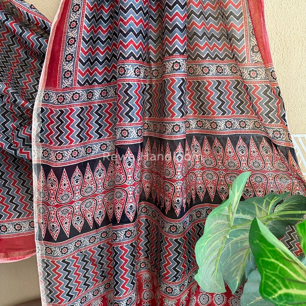 Grey-Red Chanderi Silk Printed Saree CPS021