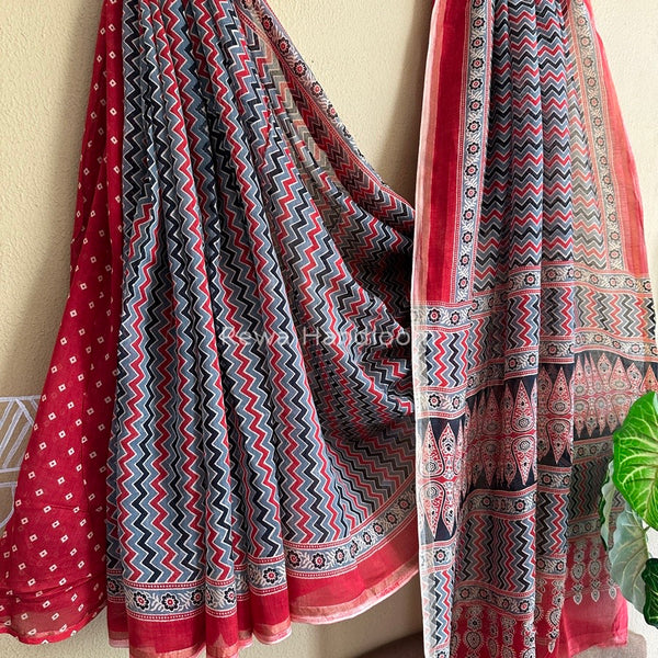 Grey-Red Chanderi Silk Printed Saree CPS021