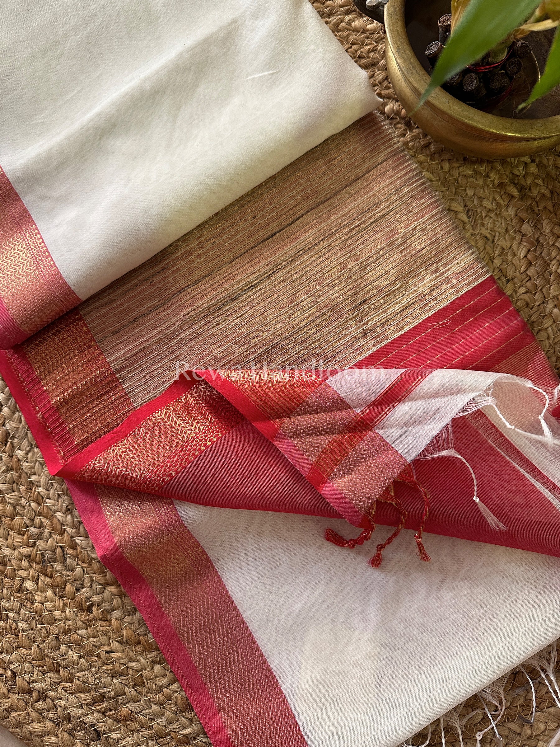 Maheshwari White Rewa Border Saree 