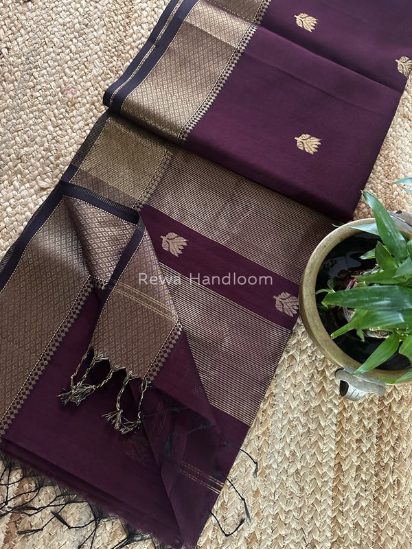 Butta Zari Border Maheshwari Saree