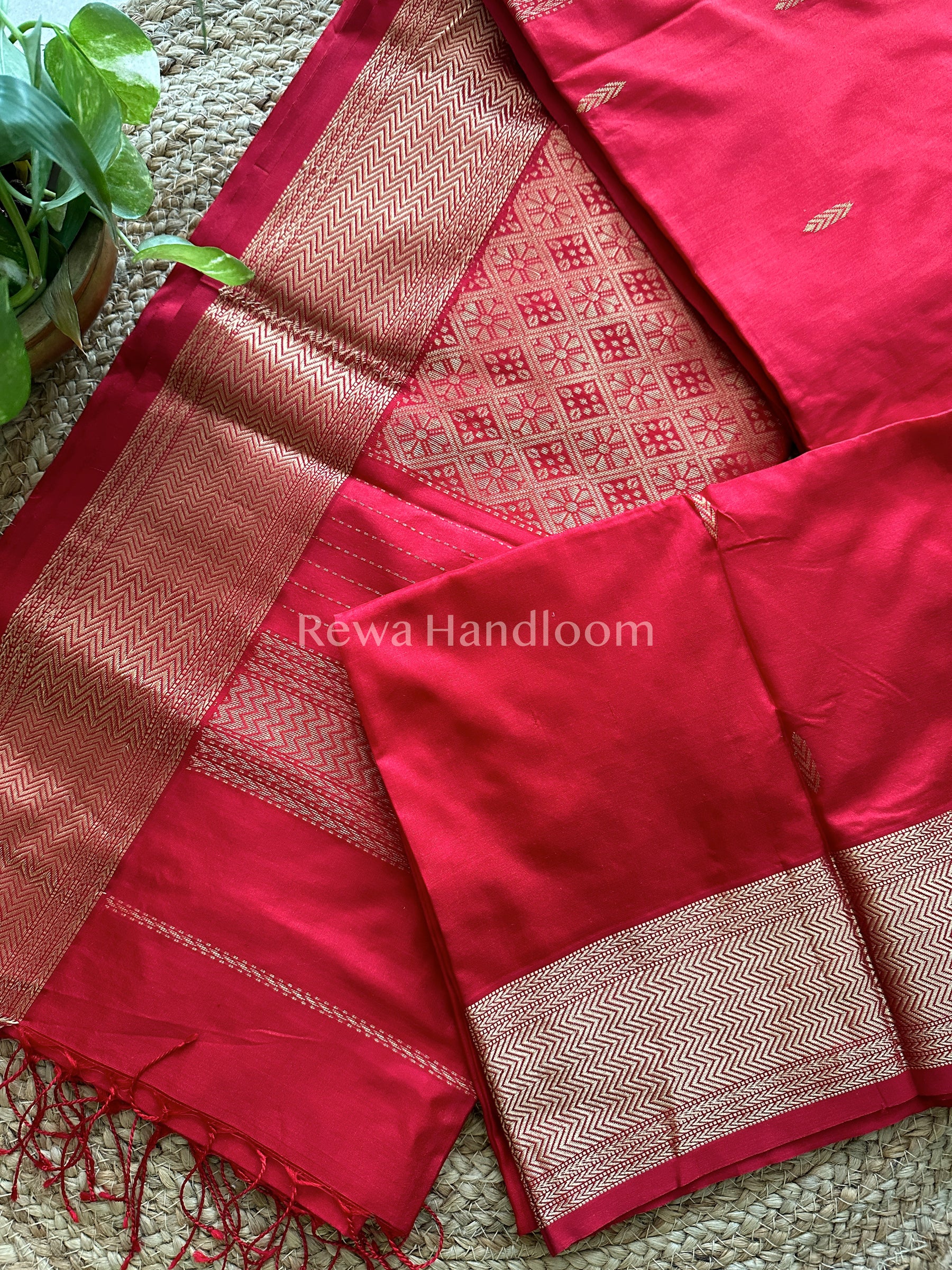 Maheshwari Red Pure Silk Saree