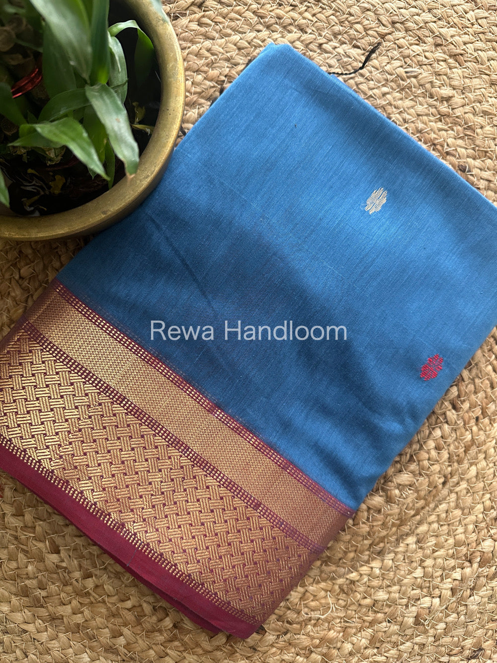  Zari Butti ~ Maheshwari Saree