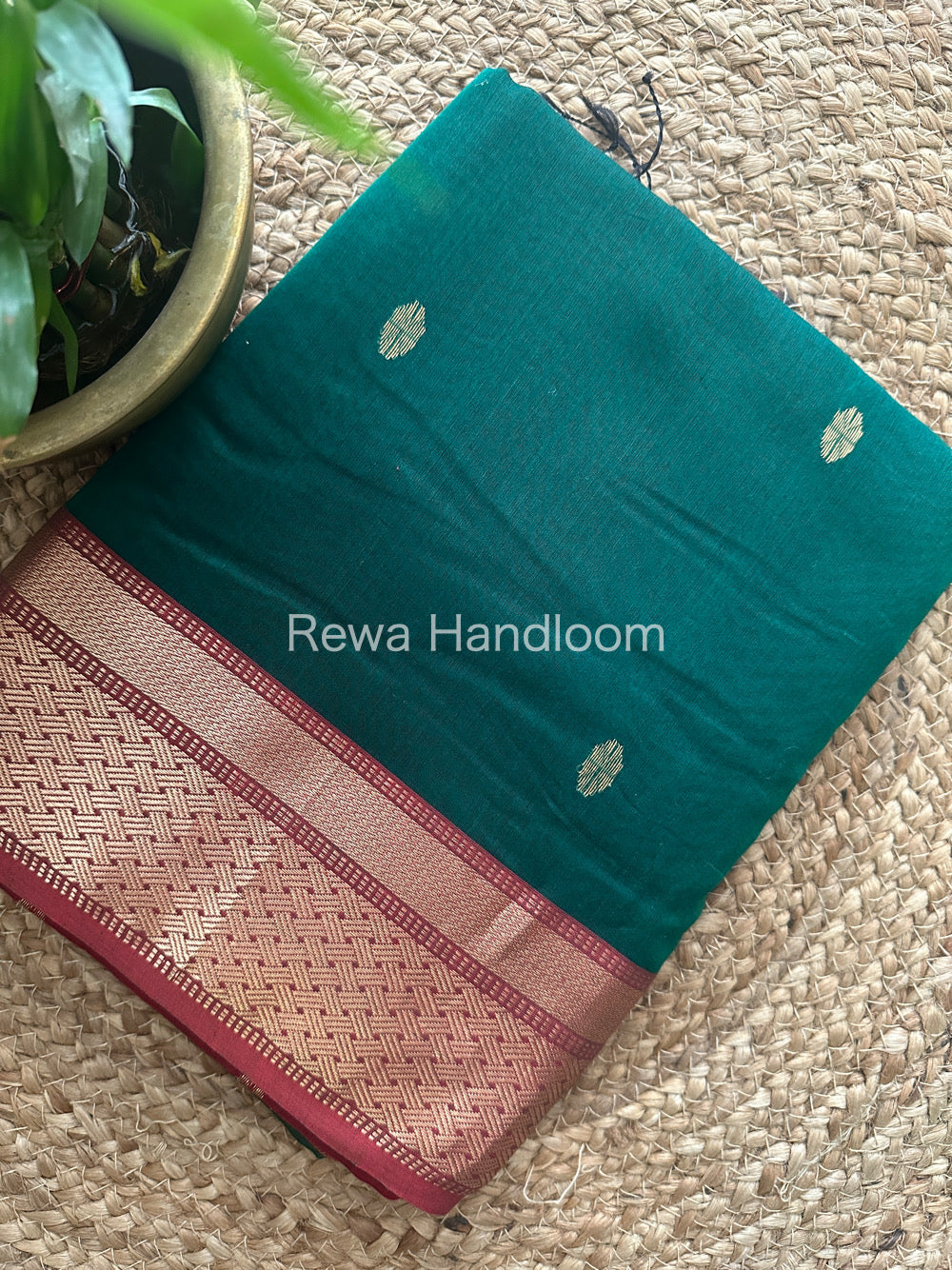  Zari Butti ~ Maheshwari Saree