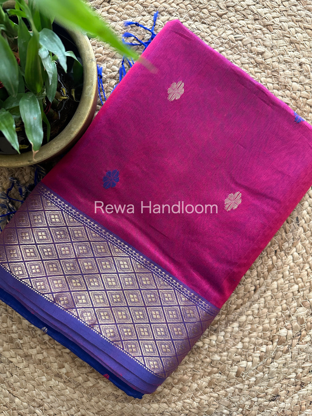  Zari Butti ~ Maheshwari Saree