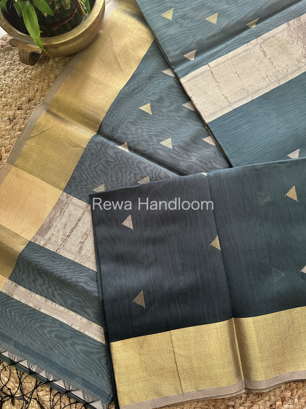 Dark Grey Zari Butti ~ Maheshwari Saree-SB25