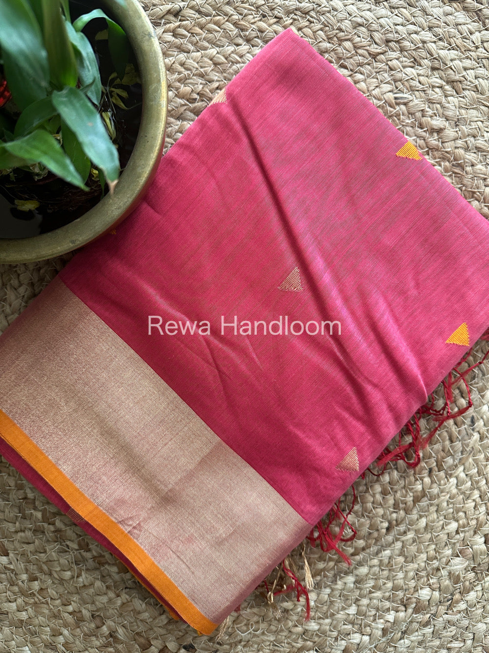  Zari Butti ~ Maheshwari Saree