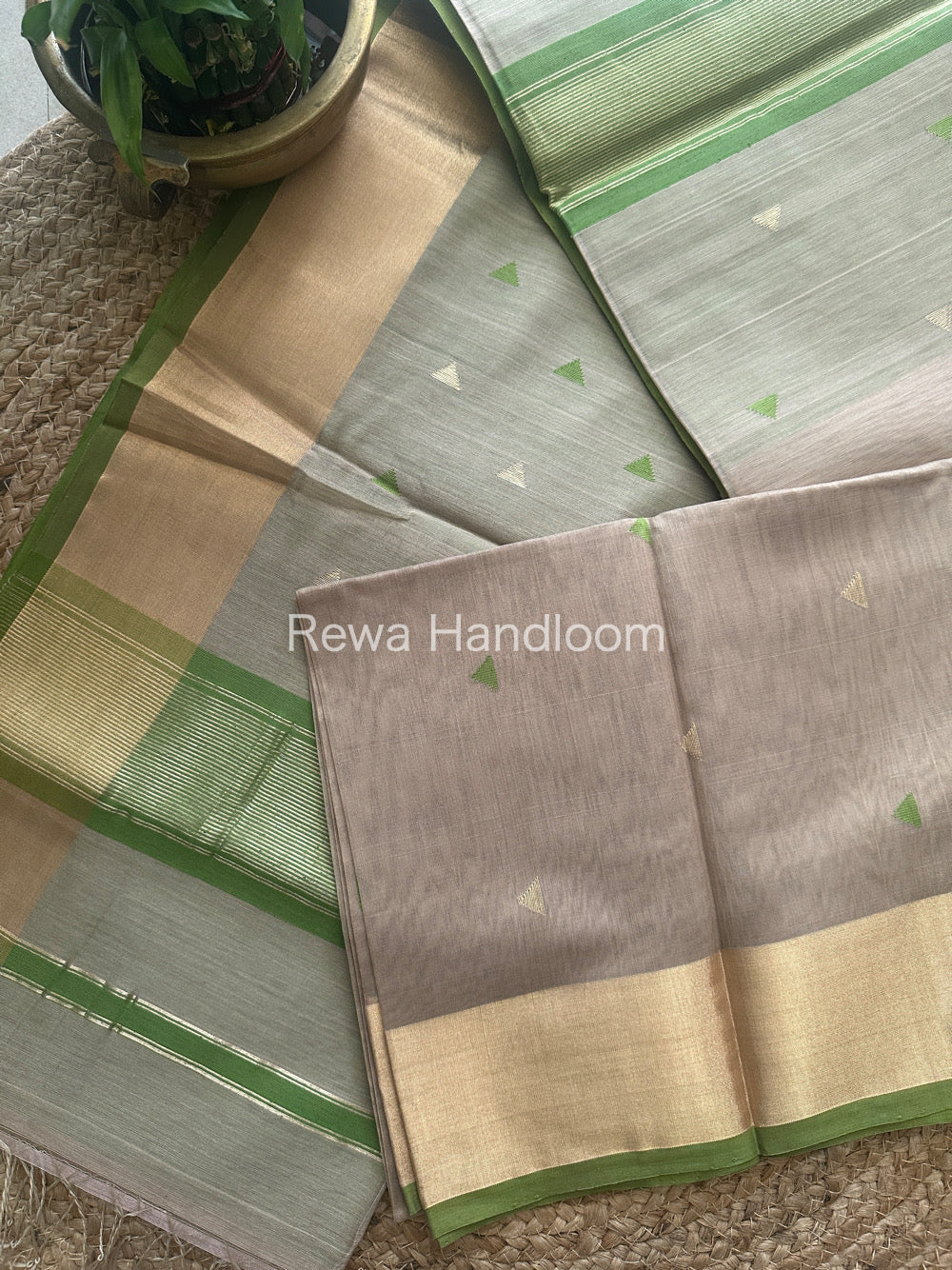 Beige Zari Butti ~ Maheshwari Saree-SB14