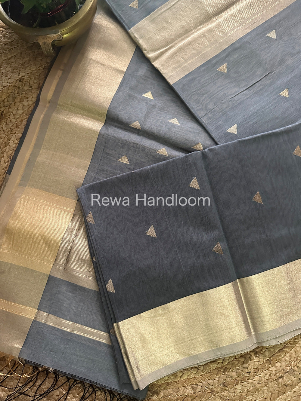 Grey Zari Butti ~ Maheshwari Saree-SB17