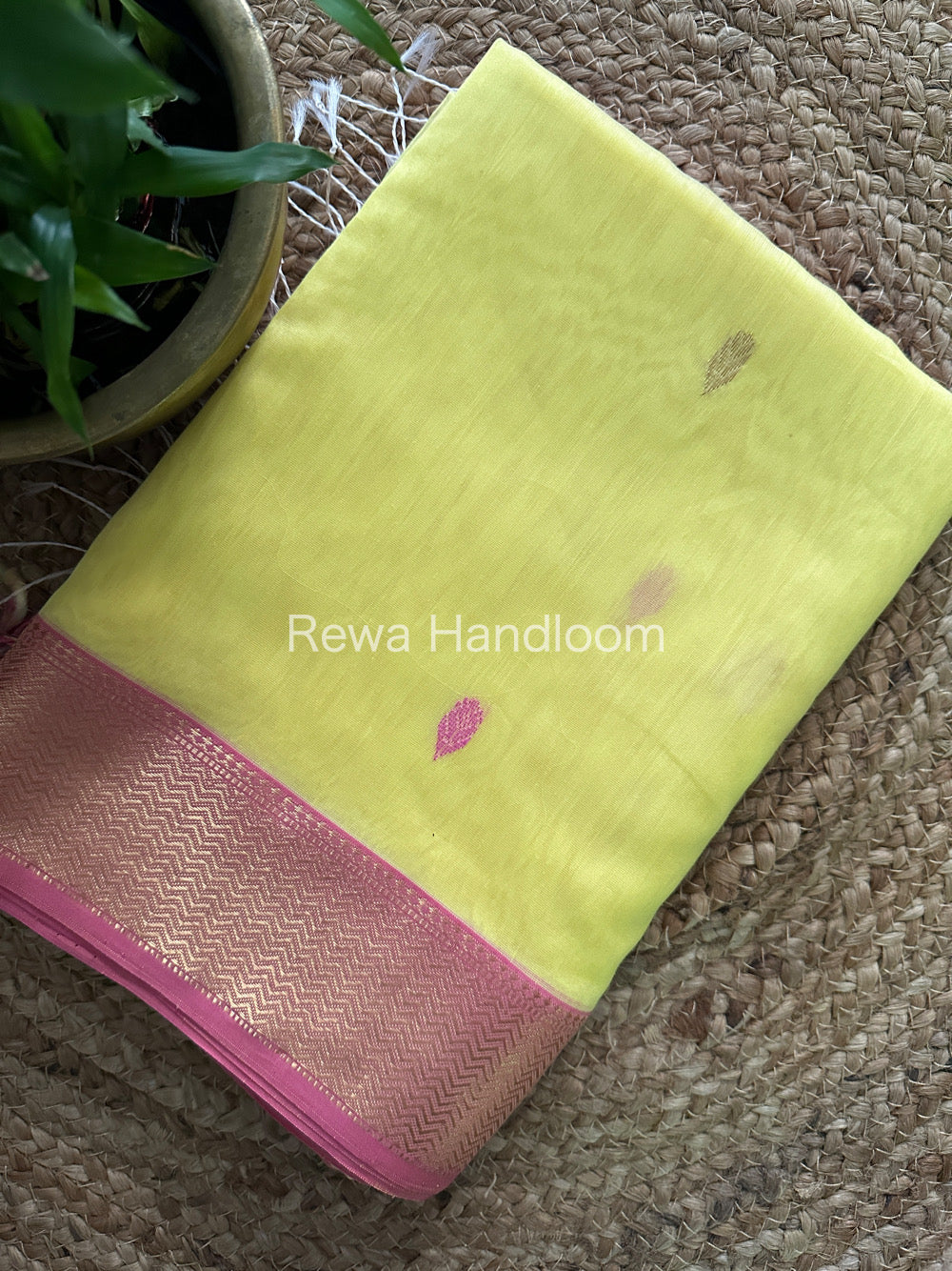  Zari Butti ~ Maheshwari Saree