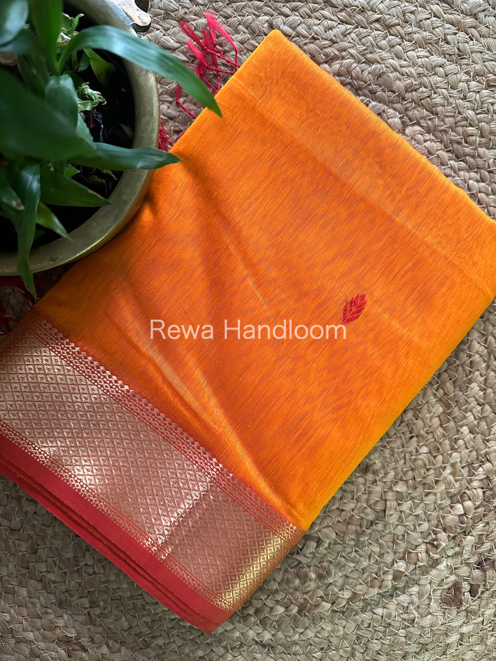  Zari Butti ~ Maheshwari Saree