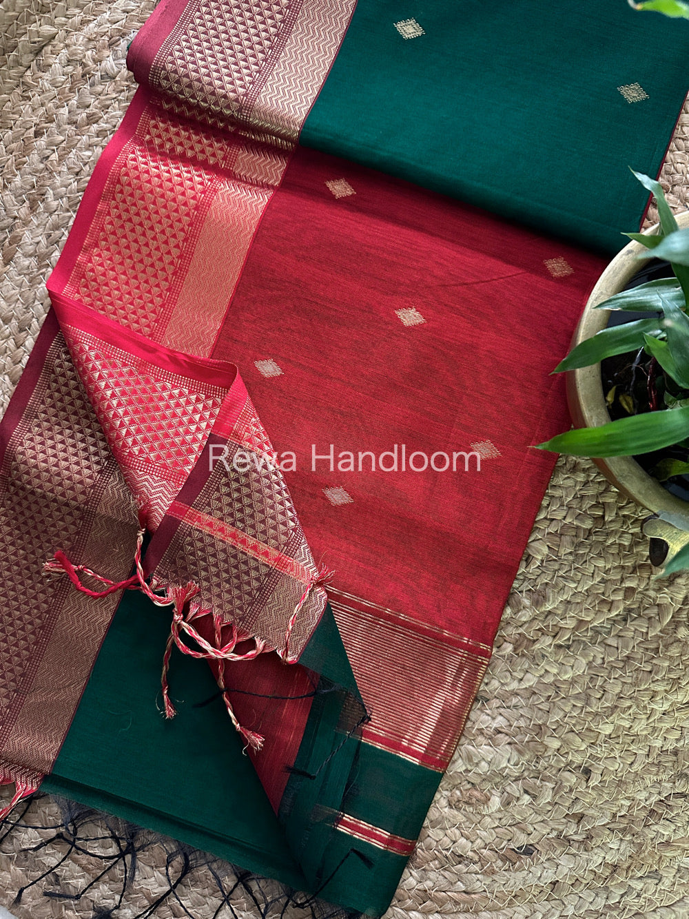  Zari Butti Maheshwari Saree