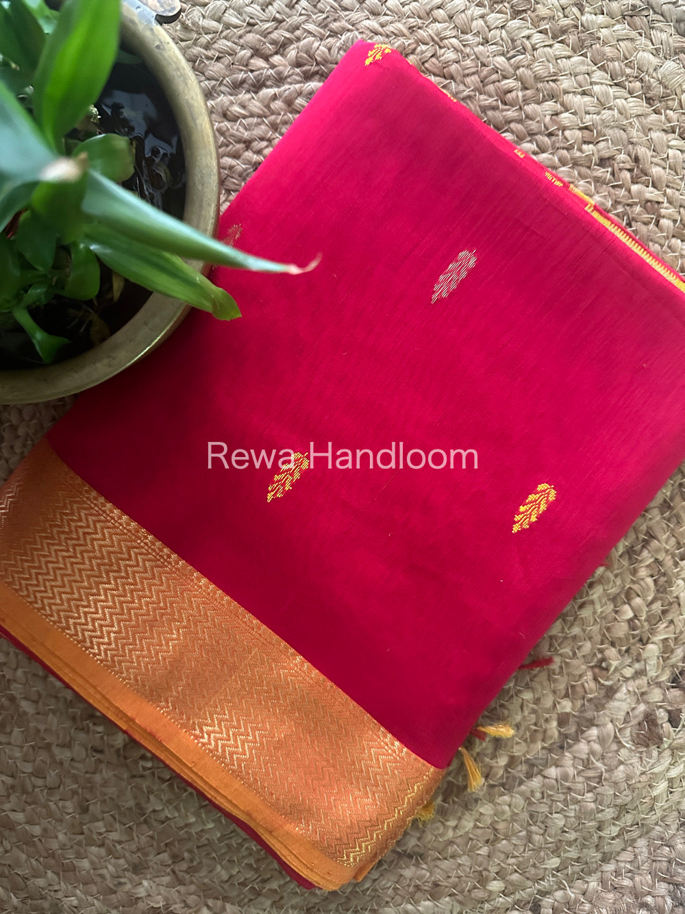  Zari Butti ~ Maheshwari Saree