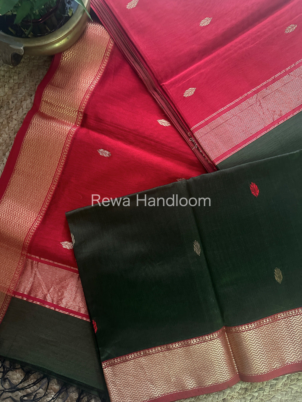 Dark Green Zari Butti ~ Maheshwari Saree PTB072