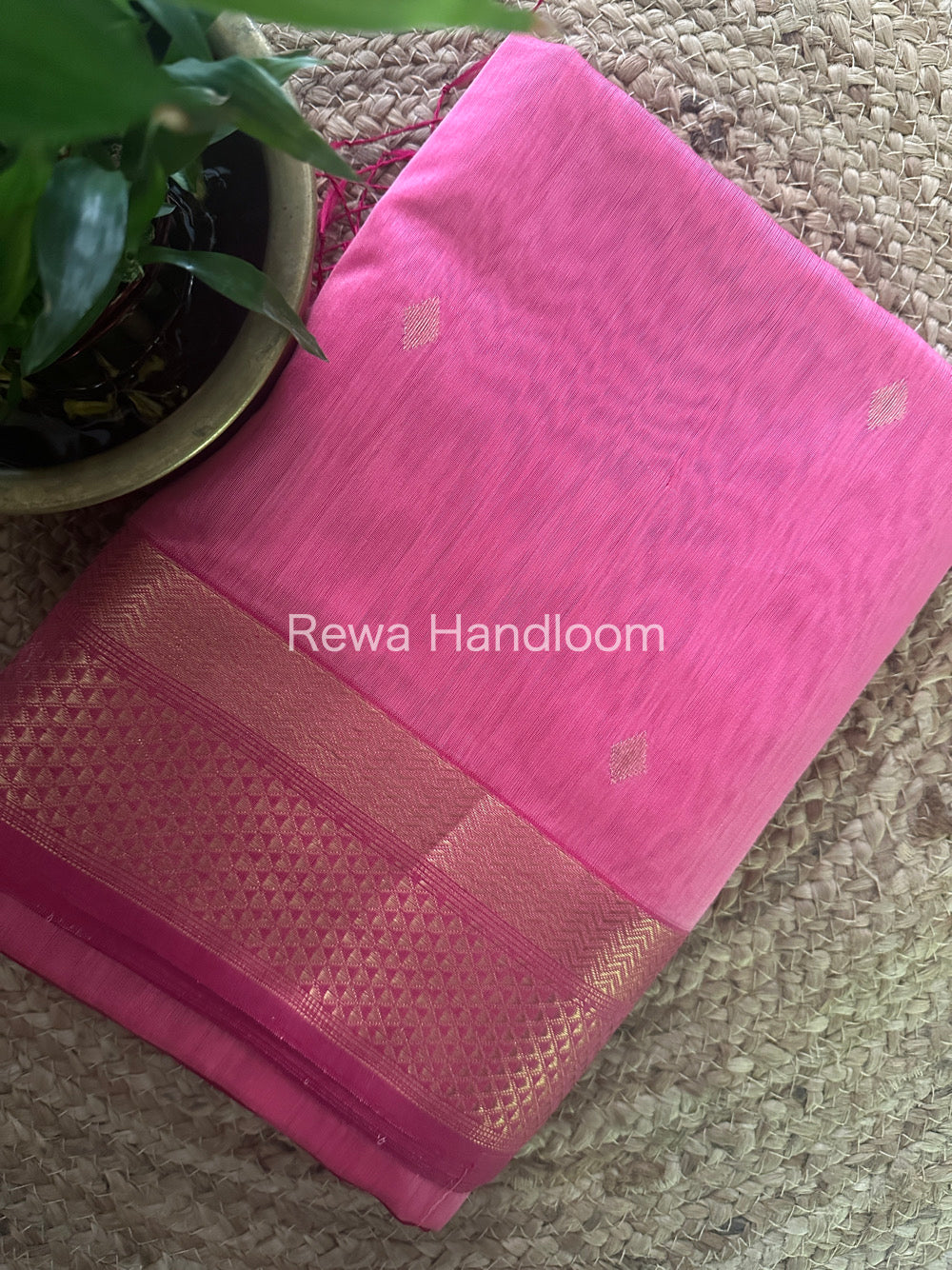  Zari Butti ~ Maheshwari Saree