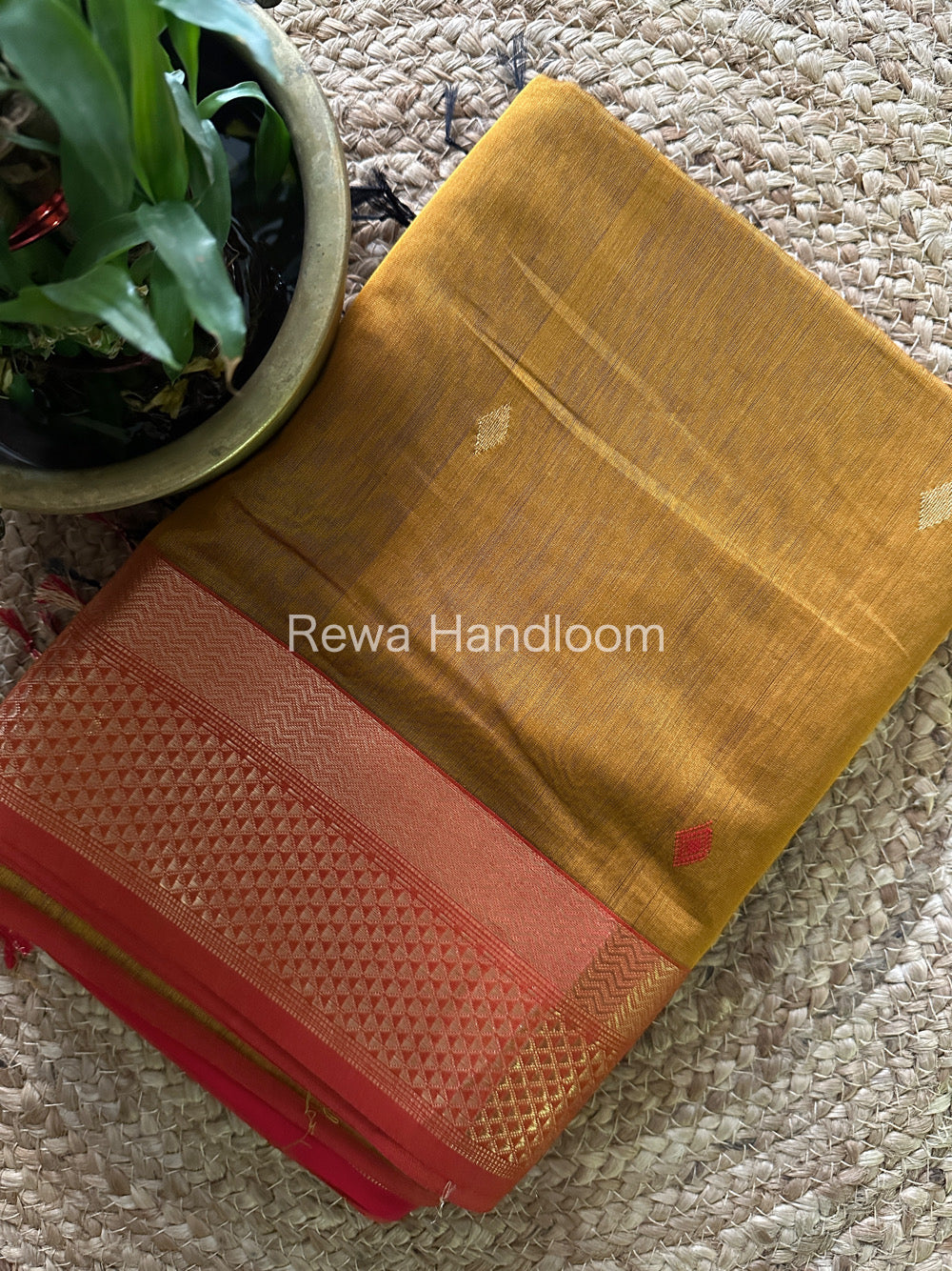  Zari Butti ~ Maheshwari Saree