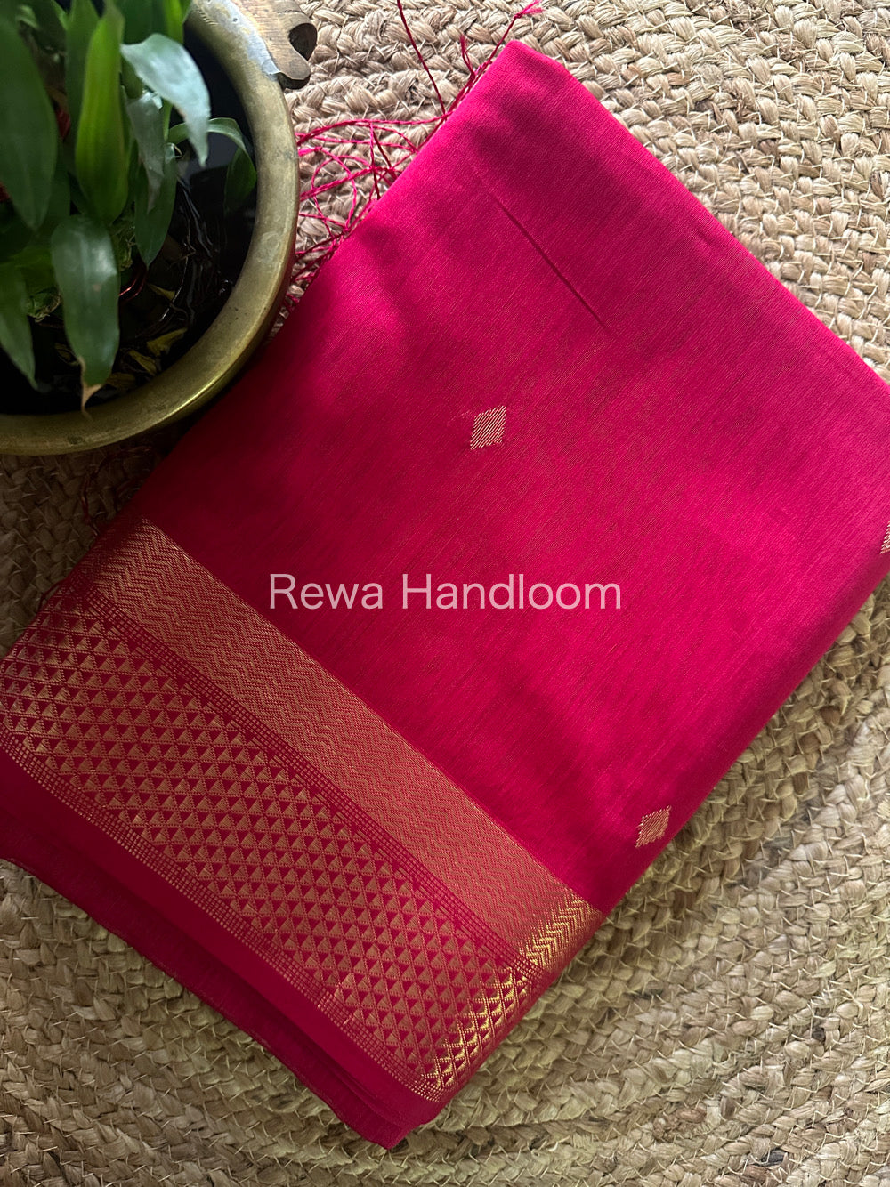  Zari Butti ~ Maheshwari Saree