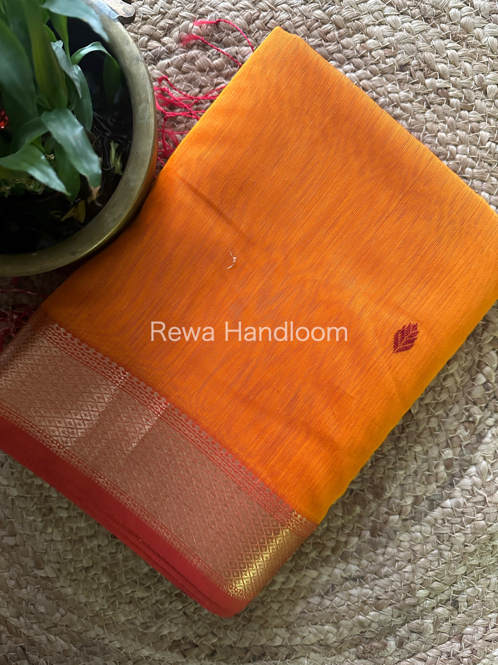  Zari Butti ~ Maheshwari Saree