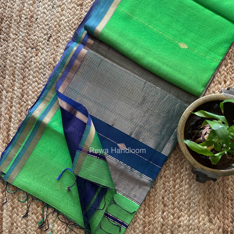 Parrot Green Lining Butti Shaded Maheshwari Saree SBS0146