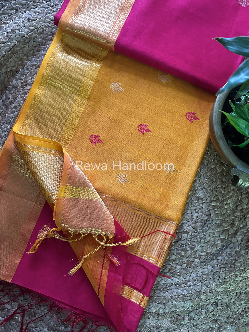 Rani Pink Zari Butti ~ Maheshwari Saree-PTB103