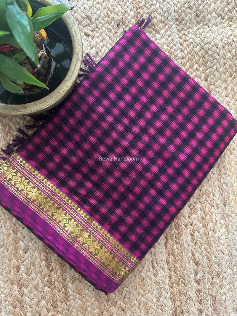 Maheshwari Pink Garbha Reshami Silk Saree GS259