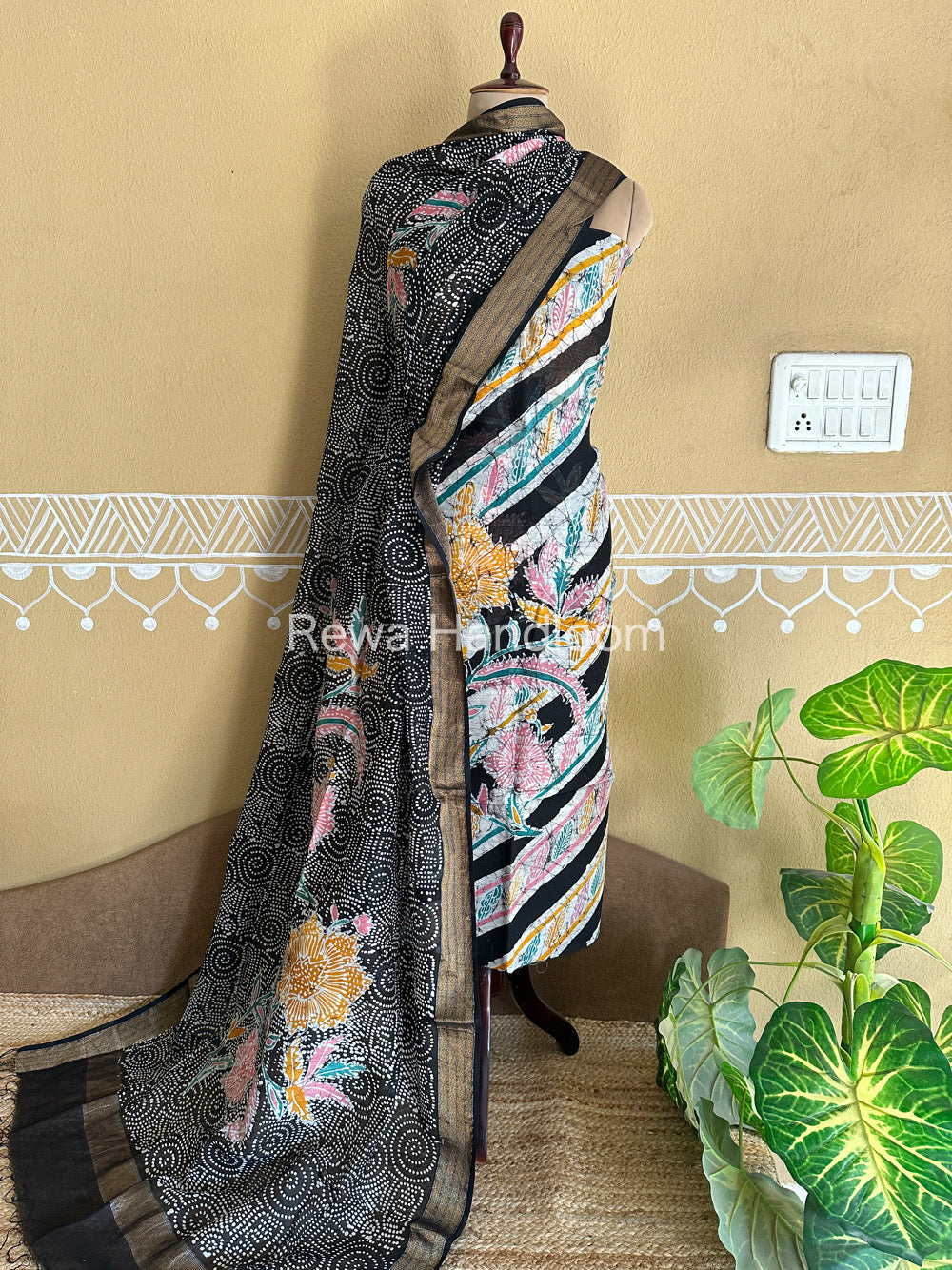 Maheshwari Black Batik Printed Dress Material-BTP108