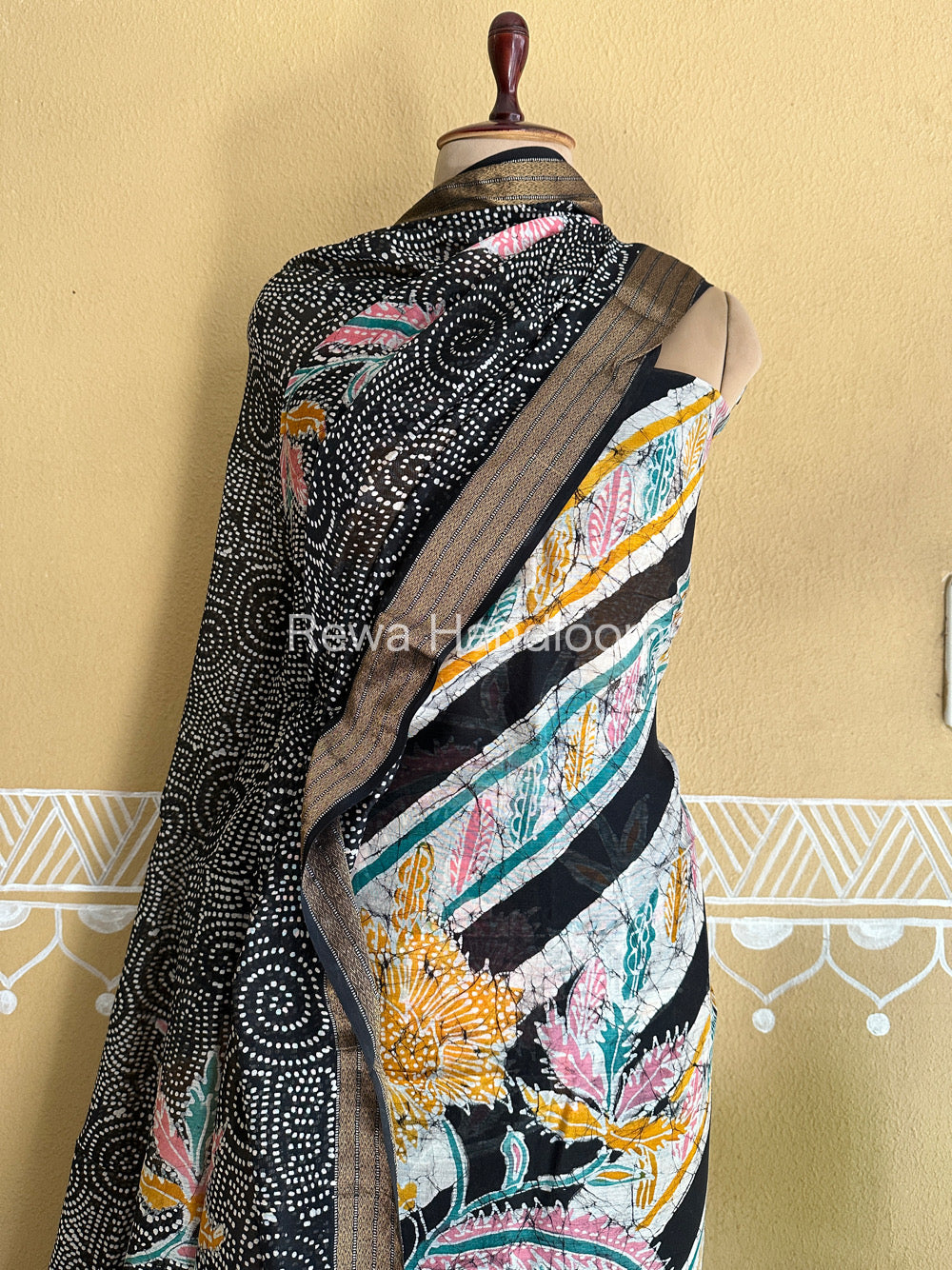 Maheshwari Black Batik Printed Dress Material BTP108