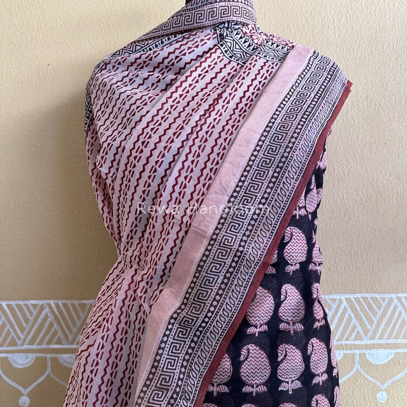 Maheshwari Black-Off White Bagh Print Suit BSP0125