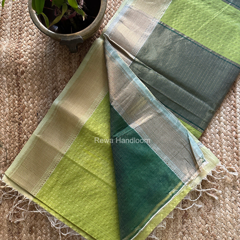 Maheshwari Parrot Green Zari Checks Saree ZCHX500