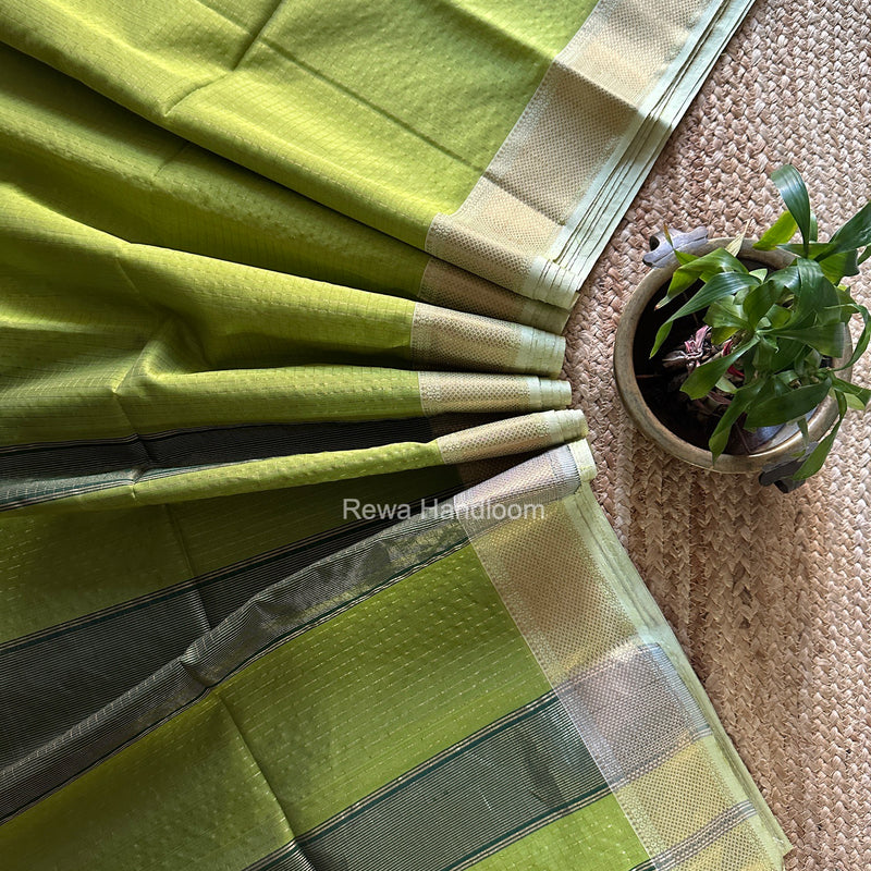 Maheshwari Parrot Green Zari Checks Saree ZCHX500