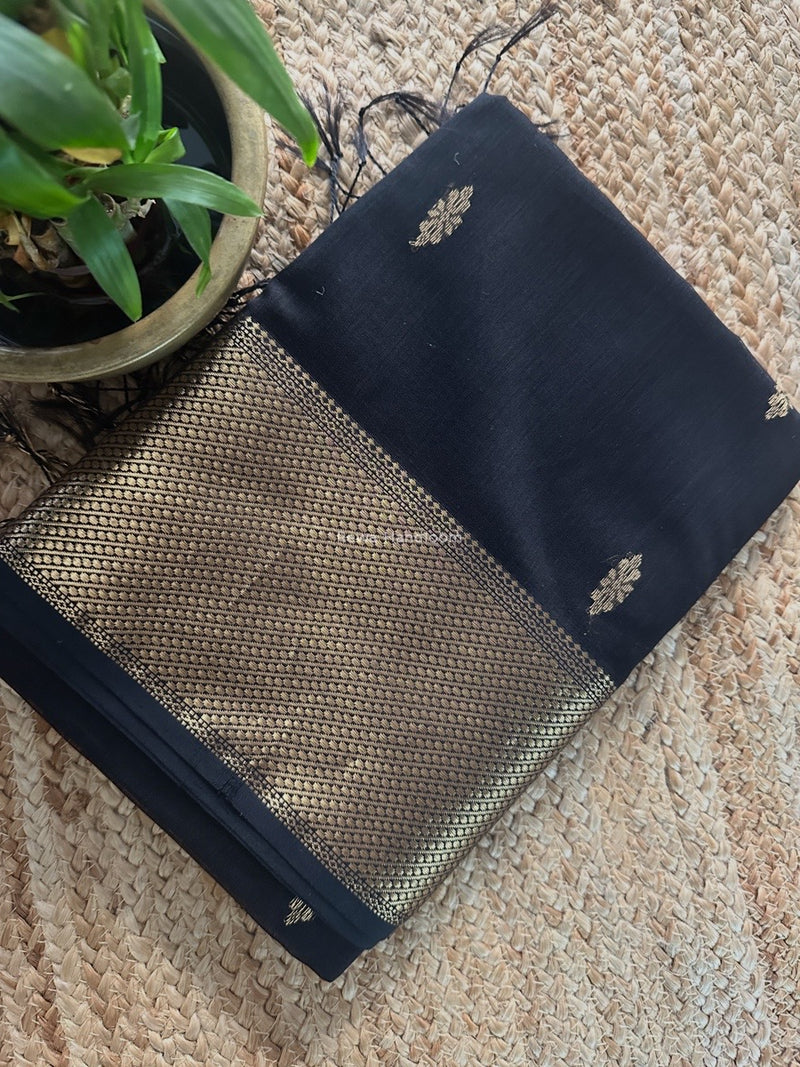 Black Butta Zari Border Maheshwari Saree LBS040