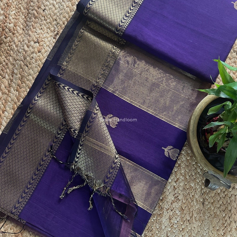 Butta Zari Border Maheshwari Saree