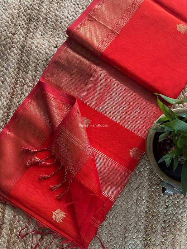 Butta Zari Border Maheshwari Saree