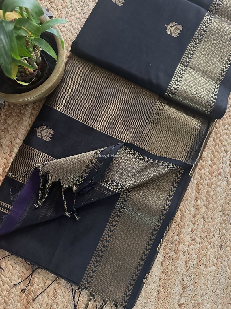 Butta Zari Border Maheshwari Saree