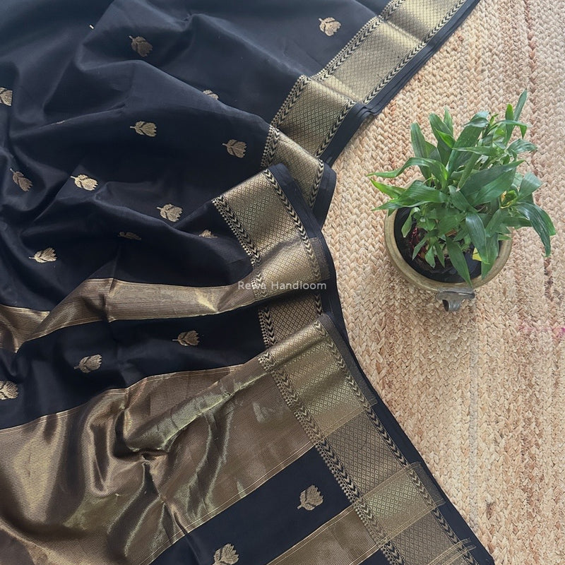 Black Butta Zari Border Maheshwari Saree LLBS09