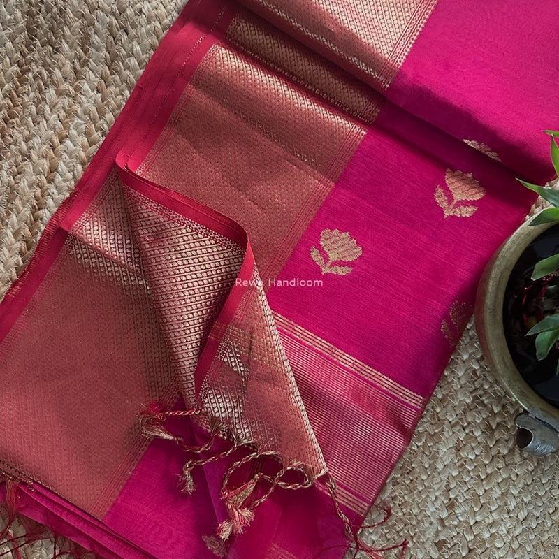 Butta Zari Border Maheshwari Saree