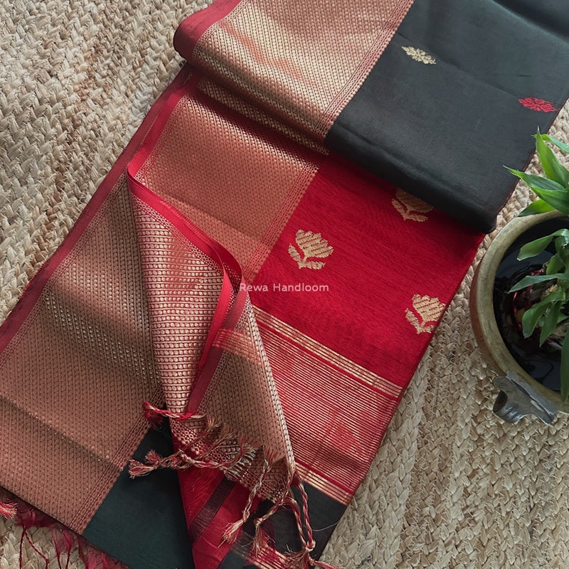 Butta Zari Border Maheshwari Saree