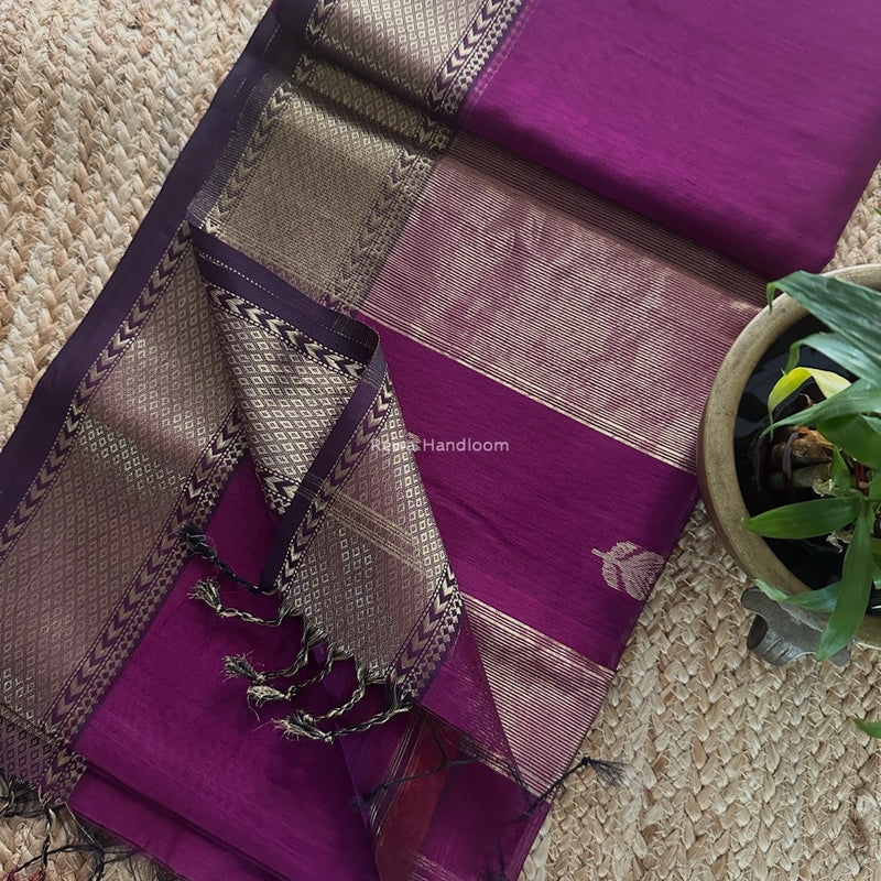 Butta Zari Border Maheshwari Saree