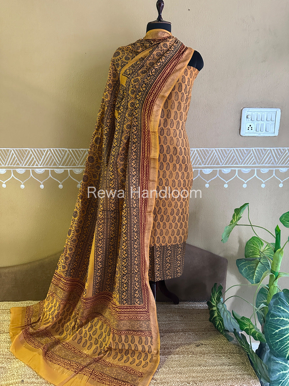 Maheshwari Yellow-Black Bagh Print Suit- BSP0107