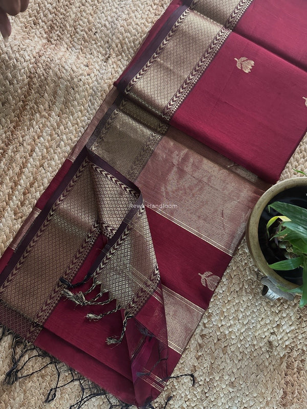 Butta Zari Border Maheshwari Saree