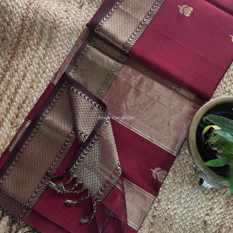 Butta Zari Border Maheshwari Saree